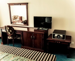 Двухместный номер Sophie Deluxe с балконом и с видом на море двуспальная кровать в Caspian Riviera Grand Palace