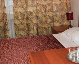 Двухместный номер с двуспальной кроватью в 4 комнаты