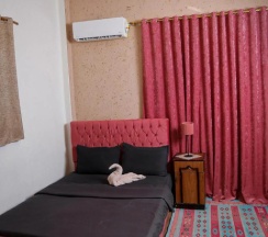 Трёхместный номер в Castle Hotel