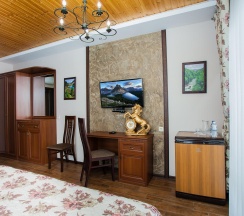 Номер улучшенный с 1 двуспальной кроватью в Куршевель