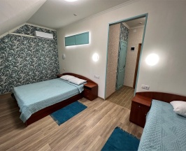Двухместный номер с дополнительным местом с кондиционером в Колыба