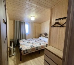 Шестиместный коттедж с балконом в Три Стихии