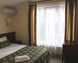 Одноместный номер Standard с видом на внутренний двор в Нартон