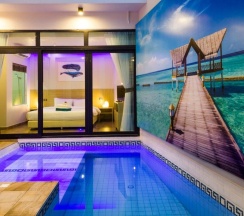 Вилла с 6 комнатами в Tropicana Pool Villa