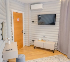 Номер Comfort с 2 комнатами с видом на внутренний двор в Изба 8