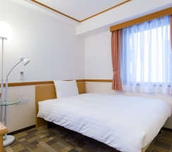 Двухместный номер Premium двуспальная кровать в Toyoko Inn Okinawa Naha Omoromachi Ekimae