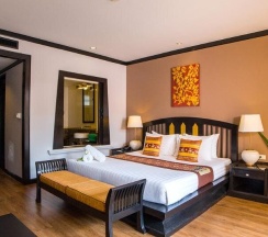 Двухместный номер с доступом в бассейн двуспальная кровать в Princess Kamala Beachfront Hotel