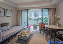 Одноместный номер Premium в Riva Surya Bangkok