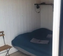 Двухместное бунгало с видом на море двуспальная кровать в Лопский берег