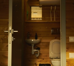 Барнхаус Wood с двуспальной кроватью в Kovcheg 51