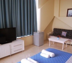 Трёхместный номер Standard с балконом и с видом на море в Hotel Saranda