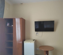 Номер стандарт с 1 односпальной и 1 двуспальной кроватью в Оптима