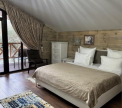 Двухместный номер Standard с балконом двуспальная кровать в Konak house