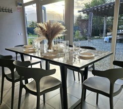 Коттедж с красивым видом из окна в Lякабанья