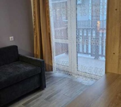 Апартаменты с балконом и с красивым видом из окна в Гостевой дом с Бассейном