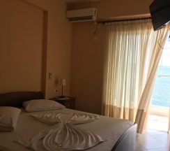 Трёхместный номер Standard с видом на море в Hotel Erioni