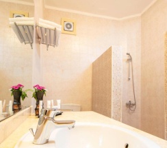 Двухместный номер Comfort 2 отдельные кровати в Three Corners Sunny Beach Resort