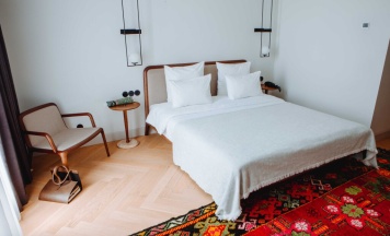 Двухместный номер Superior с видом на город двуспальная кровать в Pana Boutique-Hotel