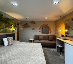 Четырехместный номер с балконом в Green Park Arkhyz&SPA