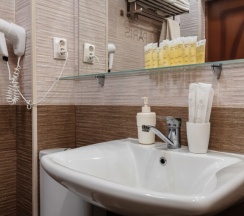 Люкс двухкомнатный 8-ми местный в Лабиринт