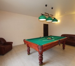 14-местный коттедж с бассейном в Афина