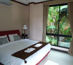 Двухместный номер Deluxe с балконом двуспальная кровать в Отель Kata Beachwalk