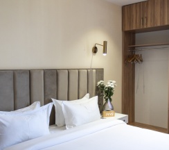 Двухместный номер Standard с красивым видом из окна двуспальная кровать в Orient Hotel Bishkek (Ориент отель Бишкек)