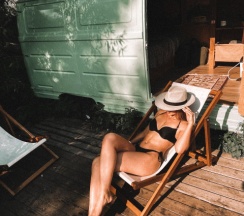 Sleepy в Hippy Hotel