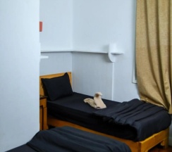 Трёхместный номер в Castle Hotel