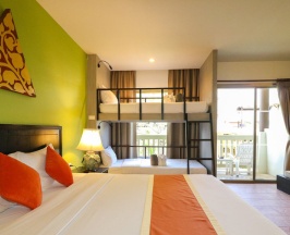 Четырёхместный номер The Bunks в Kata Sea Breeze Resort