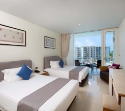 Двухместный номер Deluxe с балконом 2 отдельные кровати в Splash Beach Resort