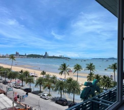 Трёхместный номер Standard с красивым видом из окна в The Beach Front Resort Pattaya  - SHA Plus