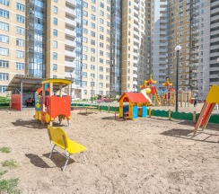 Улучшенная квартира ул. 8 Марта 190 на 17 этаже с отдельной спальней в Rooms-Eкб