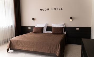 Полулюкс с балконом в Moon
