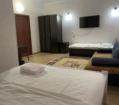 Трёхместный семейный номер Standard в Five Seasons