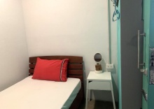 Кровать в общем номере в Sleep Sheep Phuket Hostel SHA