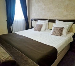 Полулюкс в Прага