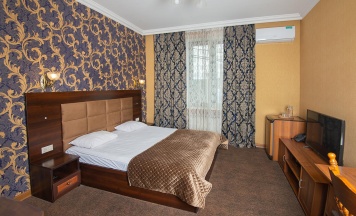 Номер стандарт №102 в Hotel central