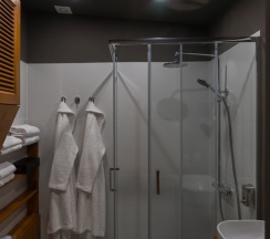 Четырёхместное шале с видом на горы в Тихая гавань