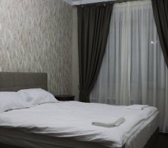 Апартаменты с 3 комнатами с красивым видом из окна в Golden Park