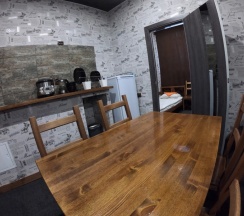 №25 Апартаменты (Квартира) 3 комнаты в Hostel Kirovsk.red