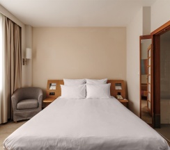 Номер Standard с двуспальной кроватью в Novotel Санкт-Петербург Центр