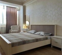 М.Горького 85Б. 1-комн.кв., 4-этаж, 95 в АнтиОтель