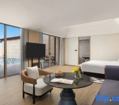 Двухместный люкс с видом на океан (двуспальная кровать) в voco Sanya Dadonghai By IHG