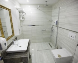 Двухместный номер Deluxe с частичным видом на море двуспальная кровать в Azura Deluxe Resort & Spa