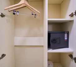 Комфорт Панорамный с балконом и видом на город,  2-х местный с дополнительным местом в Амбассадор