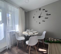 Апартаменты с балконом и с красивым видом из окна в Skazka Green House