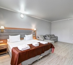 5-местный номер стандарт с балконом в Sea Family Resort & SPA