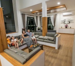 Двухместная семейная вилла двуспальная кровать в Happy Family Villa