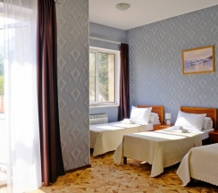 Стандарт 3-х местный в Утомленные Солнцем